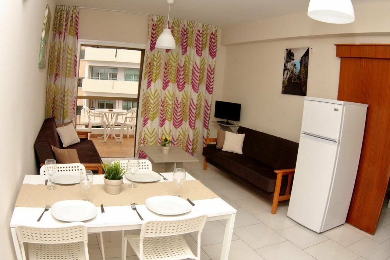 Staycentral Larnaca Exteriör bild